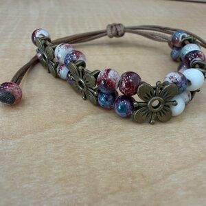 A total of 5 brackets